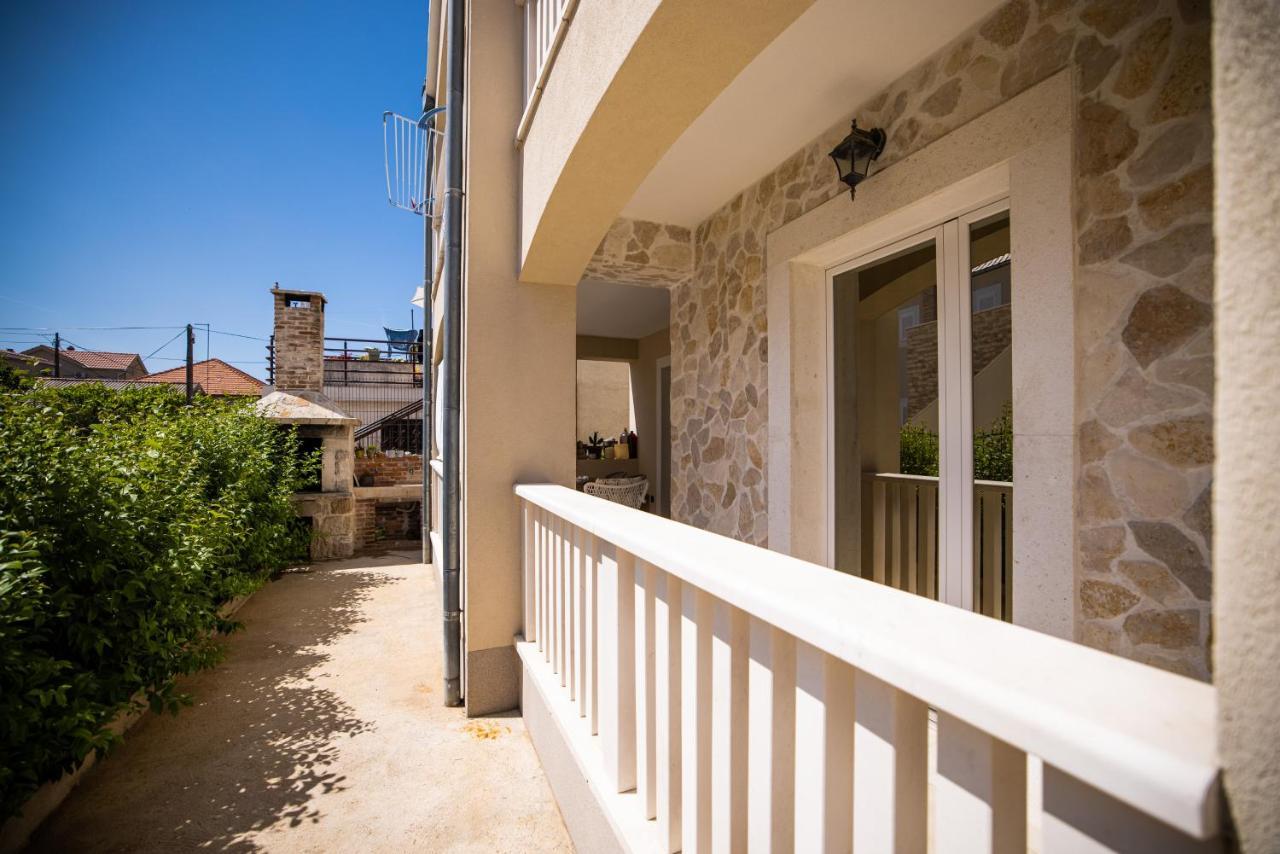 Villa Klaudia With Pool 자다르 외부 사진
