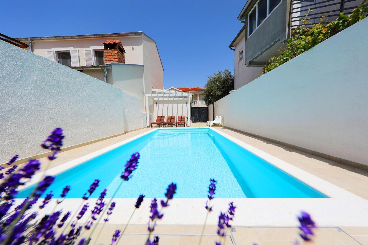 Villa Klaudia With Pool 자다르 외부 사진